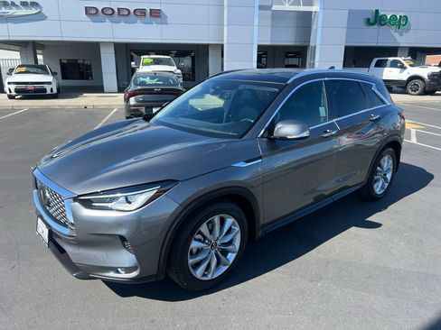 Used 2022 INFINITI QX50 Luxe AWD/4WD image 3