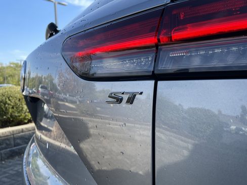 Used 2023 Buick Envision Preferred image 12