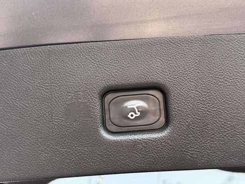 Used 2022 Lincoln Nautilus Reserve AWD/4WD image 7