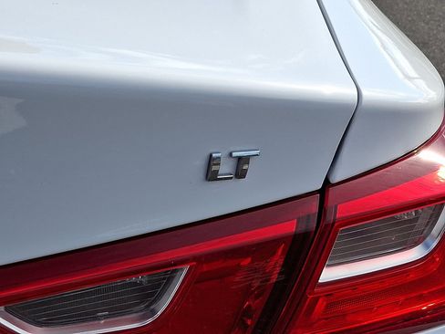 Used 2023 Chevrolet Malibu LT image 30