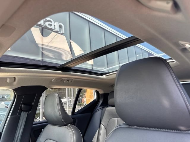 Certified 2025 Volvo XC40 B5 Core w/ Protection Package Premier AWD/4WD image 27