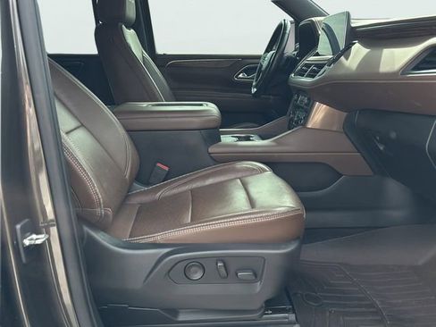 Used 2021 Chevrolet Suburban High Country w/ Premium Package AWD/4WD image 11
