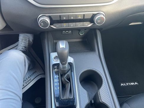 Used 2025 Nissan Altima 2.5 S image 15
