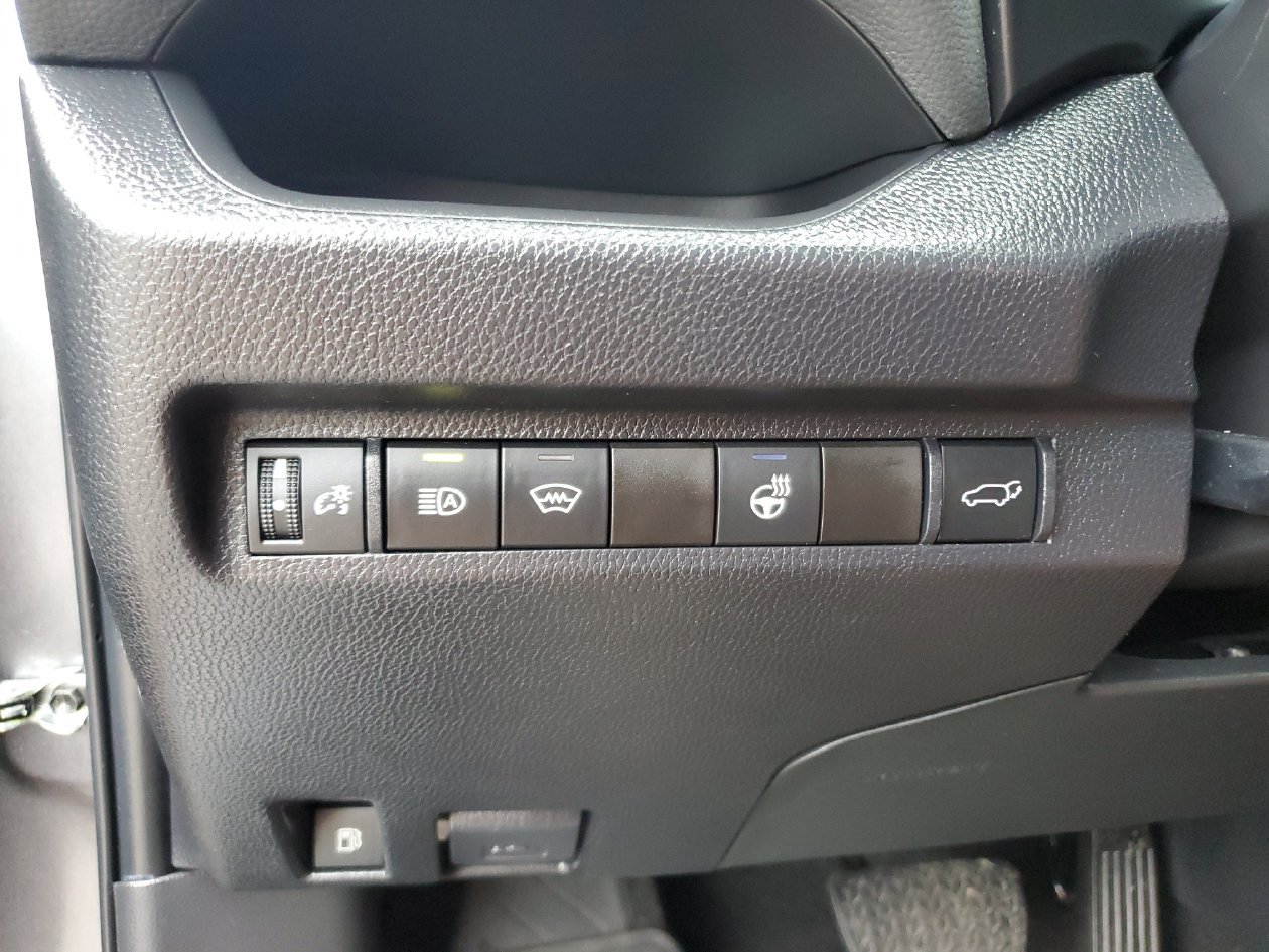 Used 2023 Toyota RAV4 SE w/ Convenience Package AWD/4WD image 30