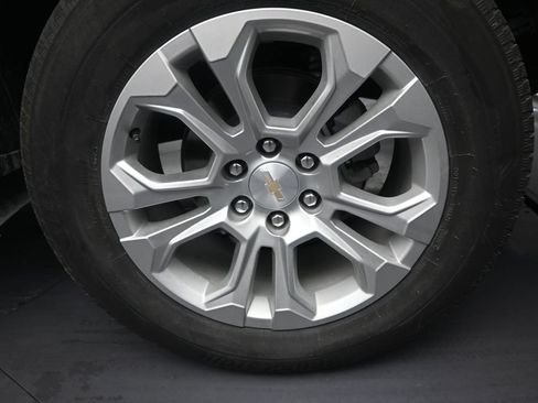 Used 2024 Chevrolet Silverado 1500 LTZ RWD image 10