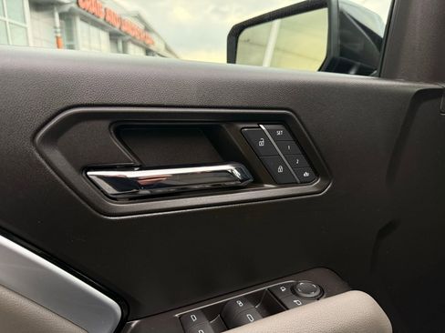 Used 2024 Chevrolet Colorado ZR2 w/ ZR2 Convenience Package III AWD/4WD image 42