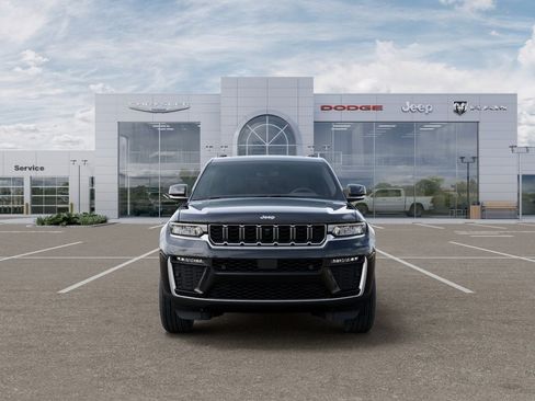 New 2026 Jeep Grand Cherokee Limited w/ Luxury Tech Group II AWD/4WD image 6