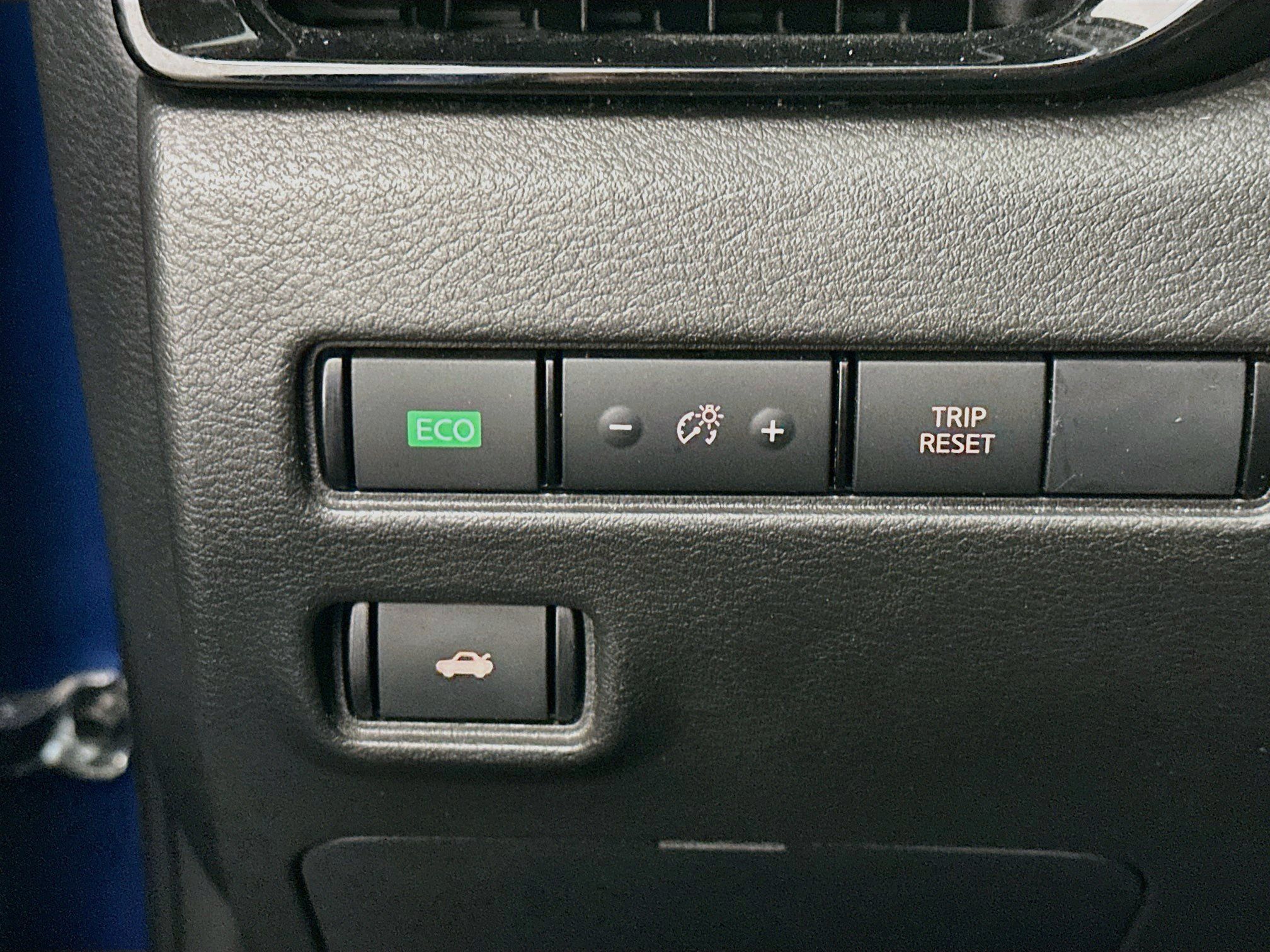 Used 2024 Nissan Sentra SV FWD image 17