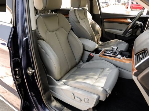 Used 2022 Audi Q5 2.0T Prestige w/ Prestige Package image 46