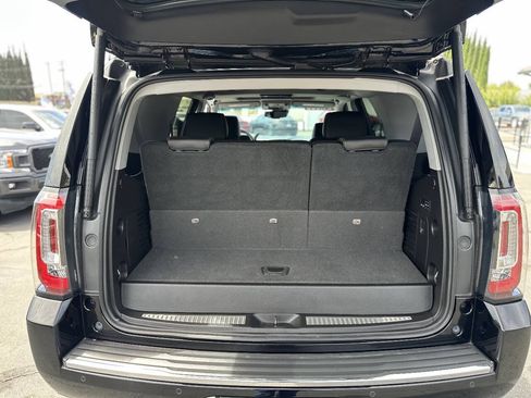 Used 2015 GMC Yukon Denali w/ Premium Package RWD image 29
