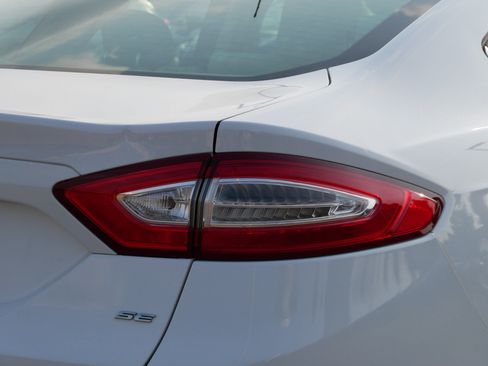 Used 2013 Ford Fusion SE FWD image 17