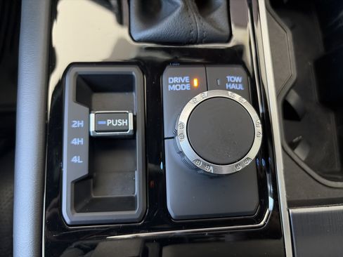 Used 2024 Toyota Sequoia Platinum AWD/4WD image 13