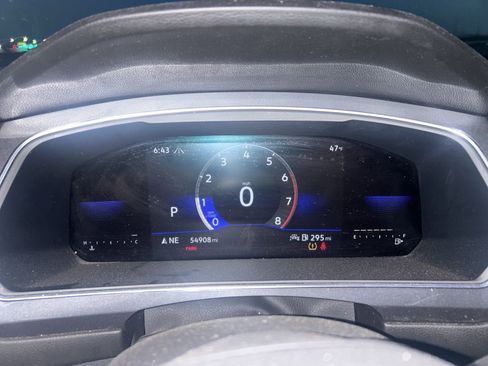 Used 2022 Volkswagen Tiguan SE R-Line image 12