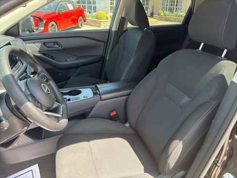 Used 2024 Nissan Rogue S image 9