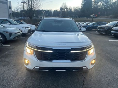 Certified 2024 Kia Seltos EX image 2