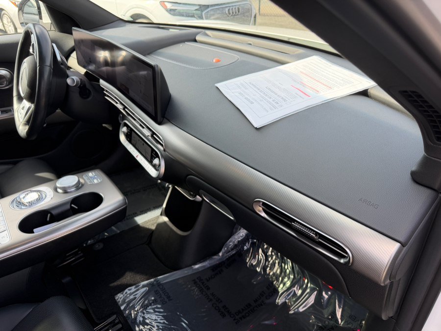 Used 2024 Genesis GV60 RWD image 35