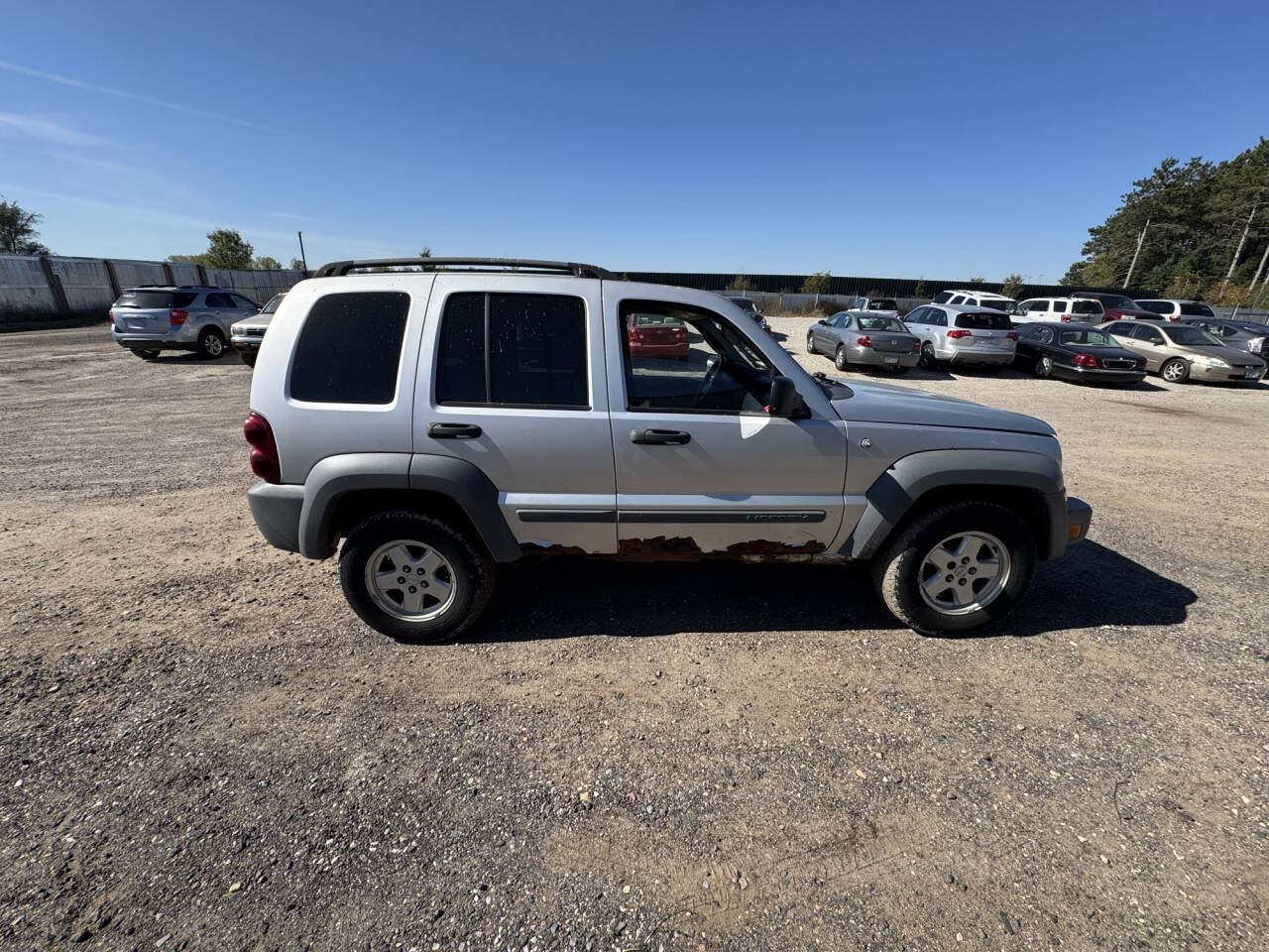 Used 2005 Jeep Liberty Sport AWD/4WD image 6