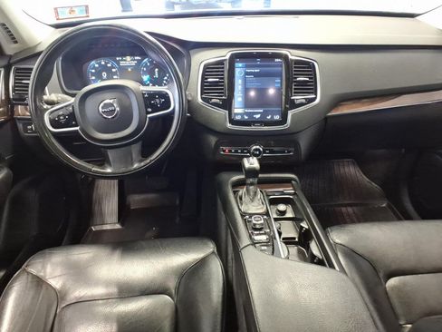 Used 2016 Volvo XC90 T6 Momentum w/ Momentum Plus Package AWD/4WD image 9