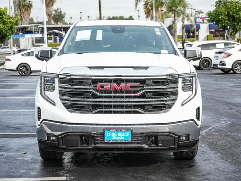 Used 2024 GMC Sierra 1500 SLT image 2