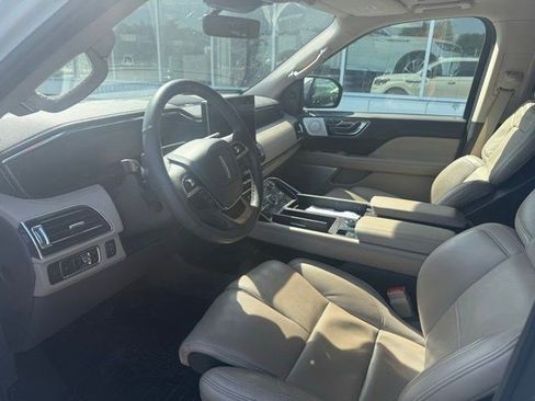 Used 2023 Lincoln Navigator Reserve AWD/4WD image 10