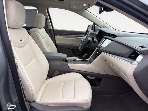 Certified 2024 Cadillac XT5 Premium Luxury w/ LPO, Floor Liner Package AWD/4WD image 15