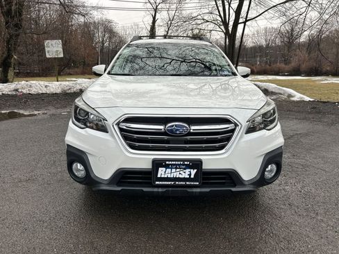 Used 2019 Subaru Outback 2.5i Premium image 3
