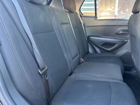 Used 2022 Chevrolet Trax LS w/ Tint and Cruise Package image 12