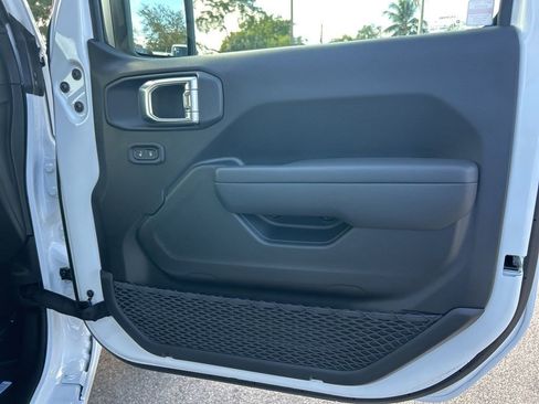 New 2026 Jeep Gladiator Sport image 26