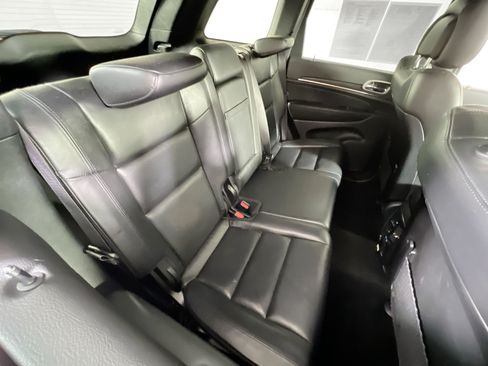 Used 2022 Jeep Grand Cherokee Limited AWD/4WD image 26