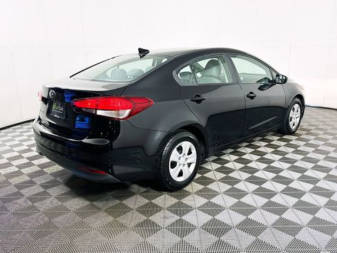 Used 2018 Kia Forte LX w/ LX Popular Package FWD image 9