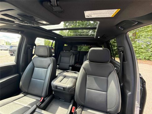 Used 2023 Chevrolet Tahoe Premier AWD/4WD image 27