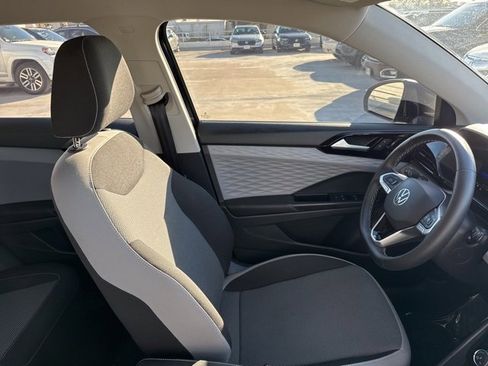 Used 2023 Volkswagen Taos S image 11