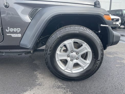 Used 2018 Jeep Wrangler Unlimited Sport S image 7