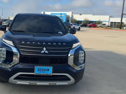Used 2024 Mitsubishi Outlander SE FWD image 3