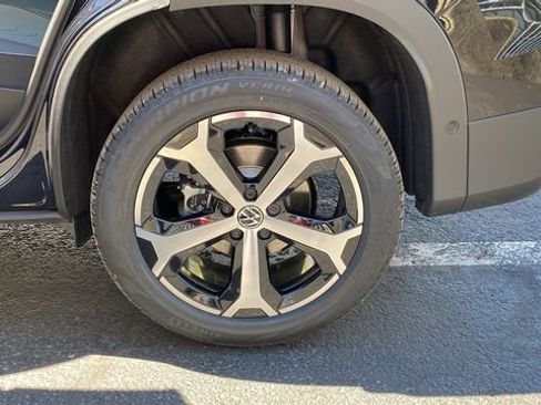 New 2026 Volkswagen Tiguan SE AWD/4WD image 26
