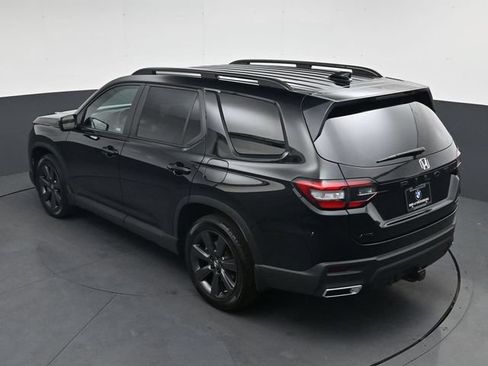 Used 2025 Honda Pilot Sport image 25