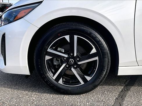 Used 2024 Nissan Sentra SV FWD image 7