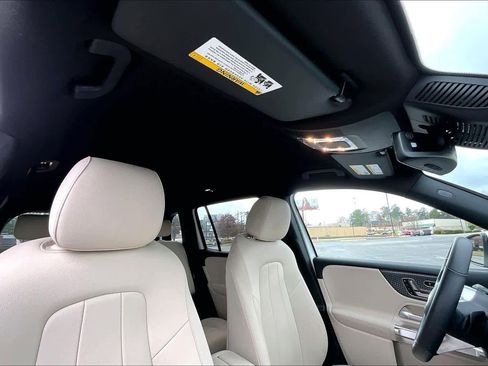 Certified 2025 Mercedes-Benz GLB 250 image 13