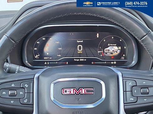 Used 2024 GMC Yukon XL SLT w/ SLT Luxury Package AWD/4WD image 11