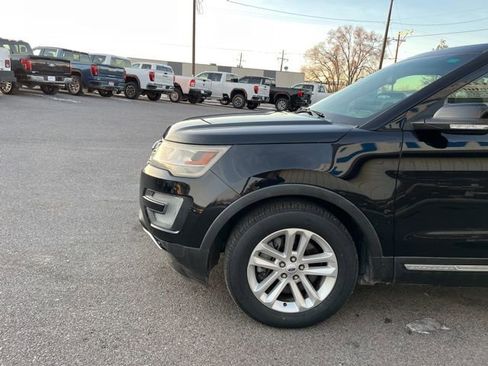 Used 2016 Ford Explorer XLT w/ Equipment Group 202A image 6
