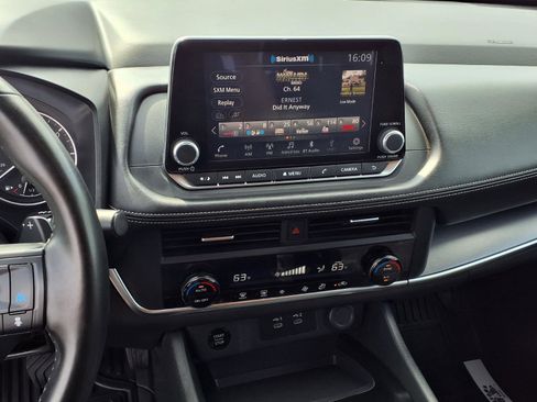 Used 2025 Nissan Rogue SV FWD image 6