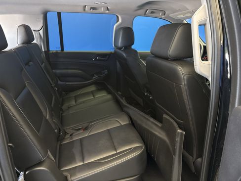 Used 2020 Chevrolet Suburban LT AWD/4WD image 25