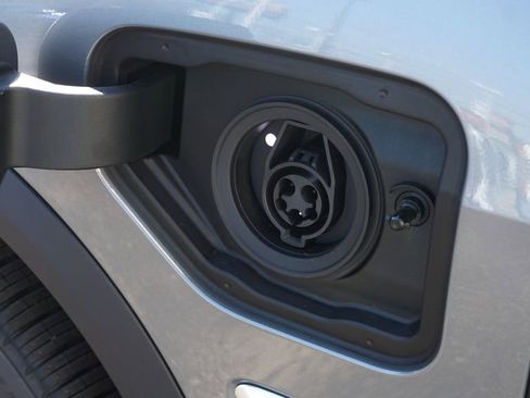 New 2026 BMW X5 xDrive50e image 3