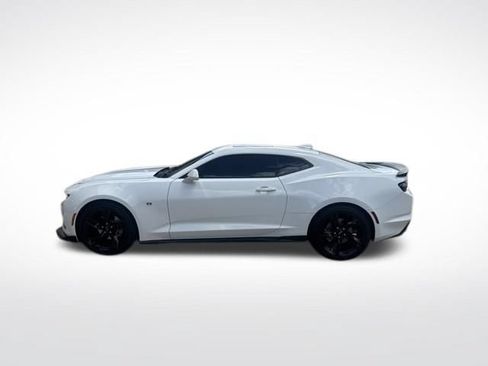 Used 2022 Chevrolet Camaro LT RWD image 6