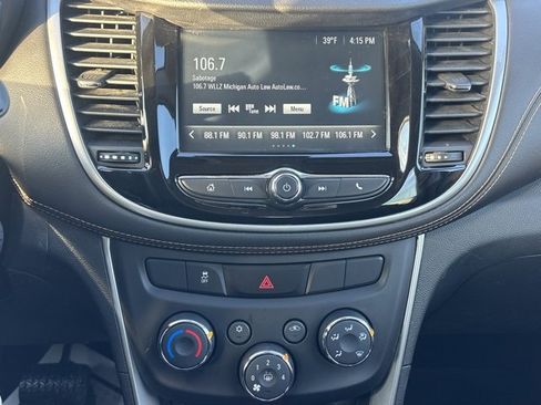 Used 2017 Chevrolet Trax LS image 23