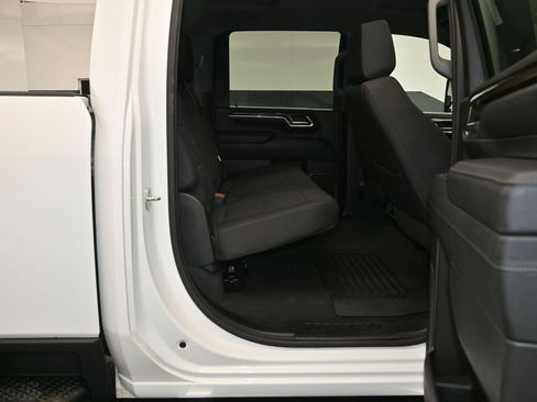 Used 2024 Chevrolet Silverado 2500 LT image 26