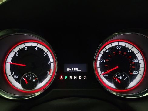 Used 2019 Dodge Grand Caravan SXT image 23