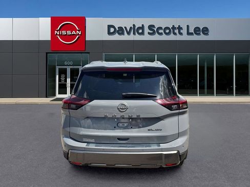 Used 2024 Nissan Rogue SL image 6