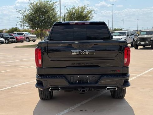 Used 2024 GMC Sierra 1500 AT4 w/ Technology Package AWD/4WD image 8