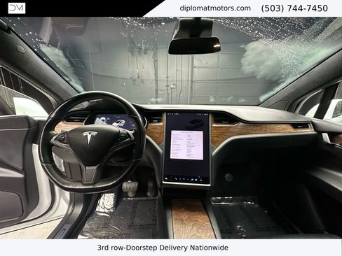 Used 2018 Tesla Model X 75D image 29